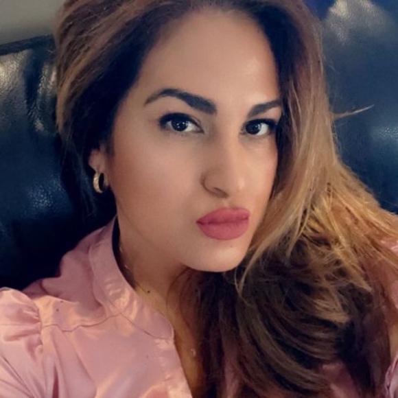 Meet your Posher, Gaby - Picture 1 of 1